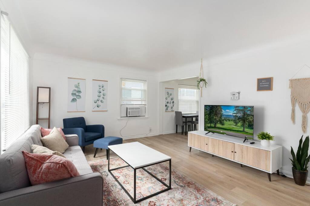 Royal Oak House | Cute 2 bed 1 bath Home in Royal Oak