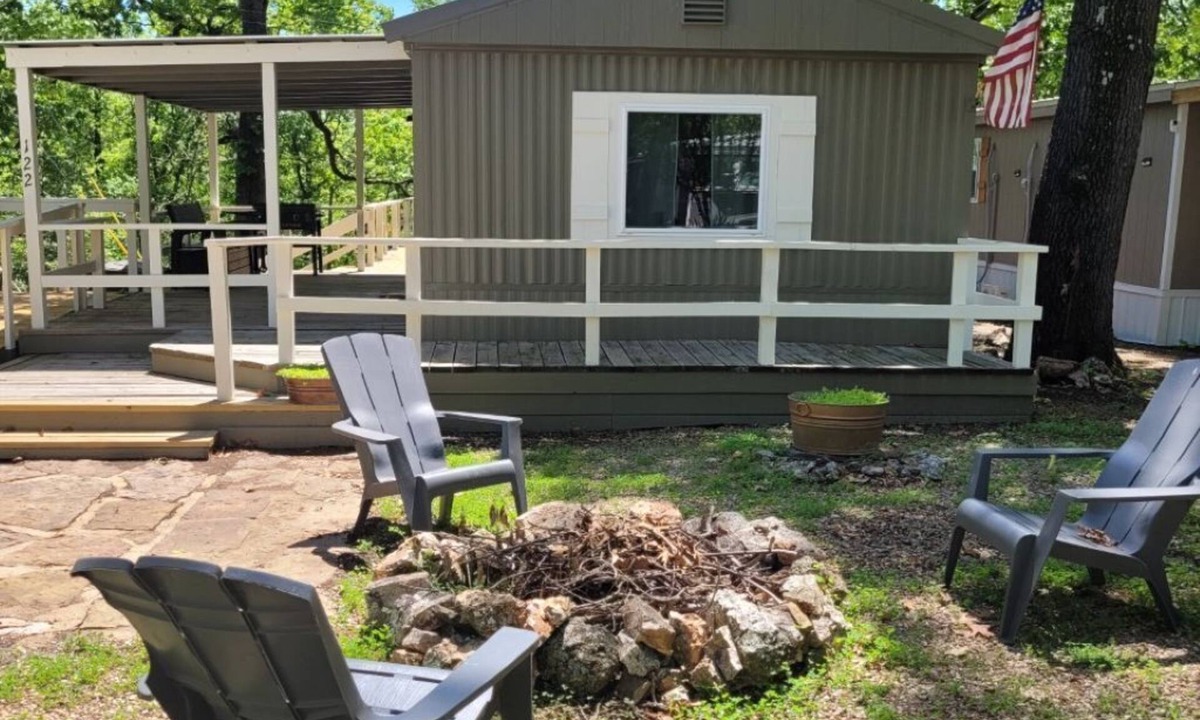 Park Hill House | Cute 2 Bedroom with Lake Access in Quiet Neighborhood - Sleeps 6
