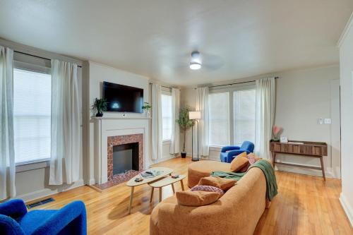 Highland Historic District House | Cute and close to festival plaza