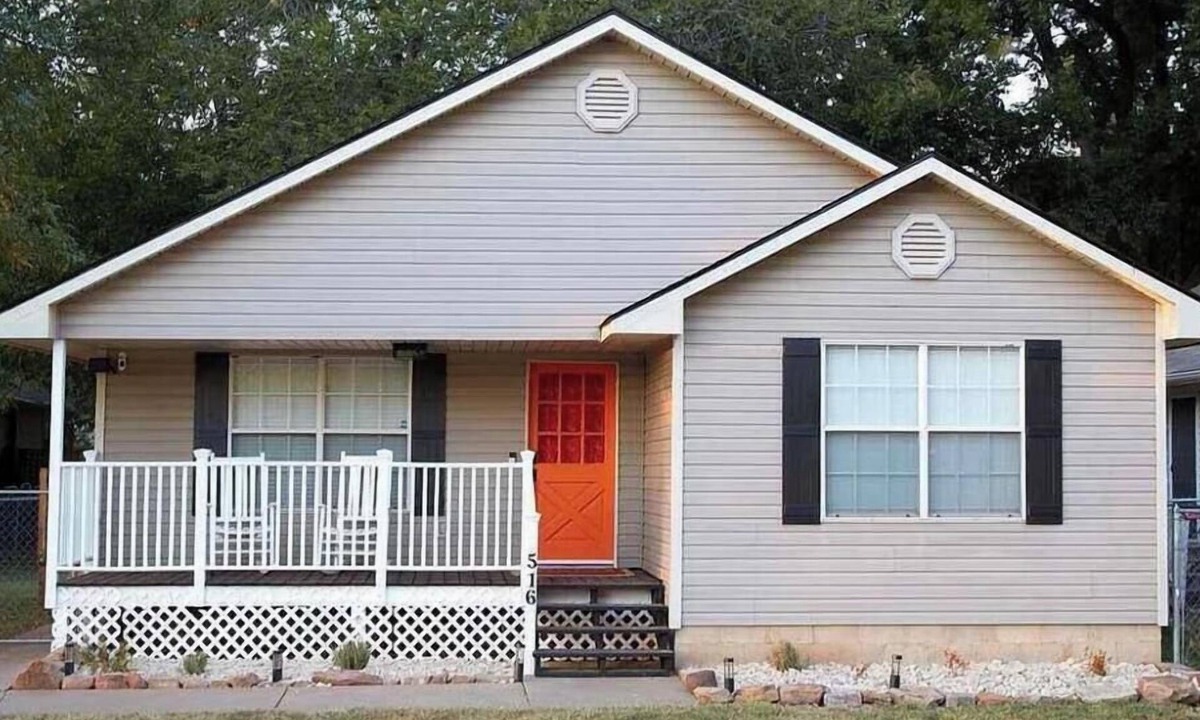 Stillwater House | Cute and cozy 3 bedroom, 2 bath home near Main Street in Stillwater!