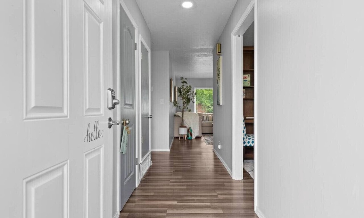 Bartlesville House | Cute and Cozy Cottage