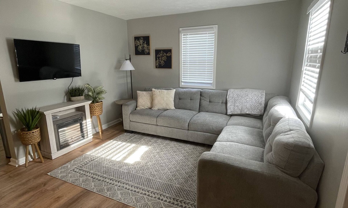 Bowling Green House | Cute and cozy home in BG