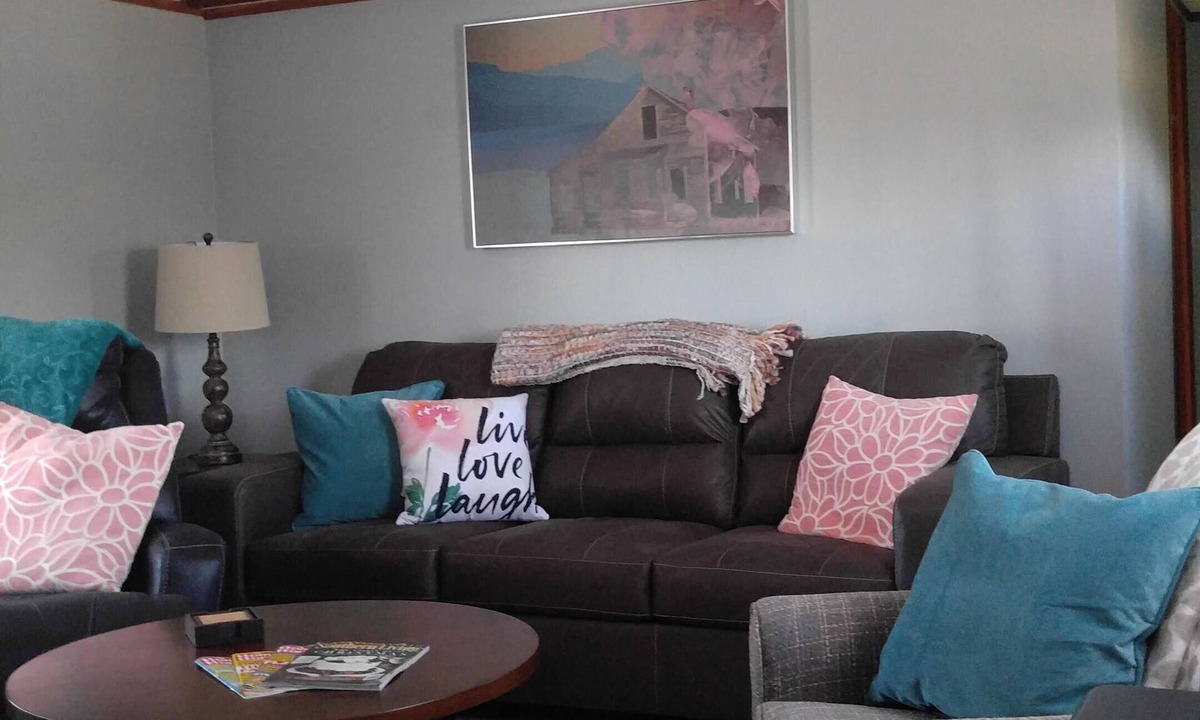 Limestone House | Cute and Quiet Hide-A-way