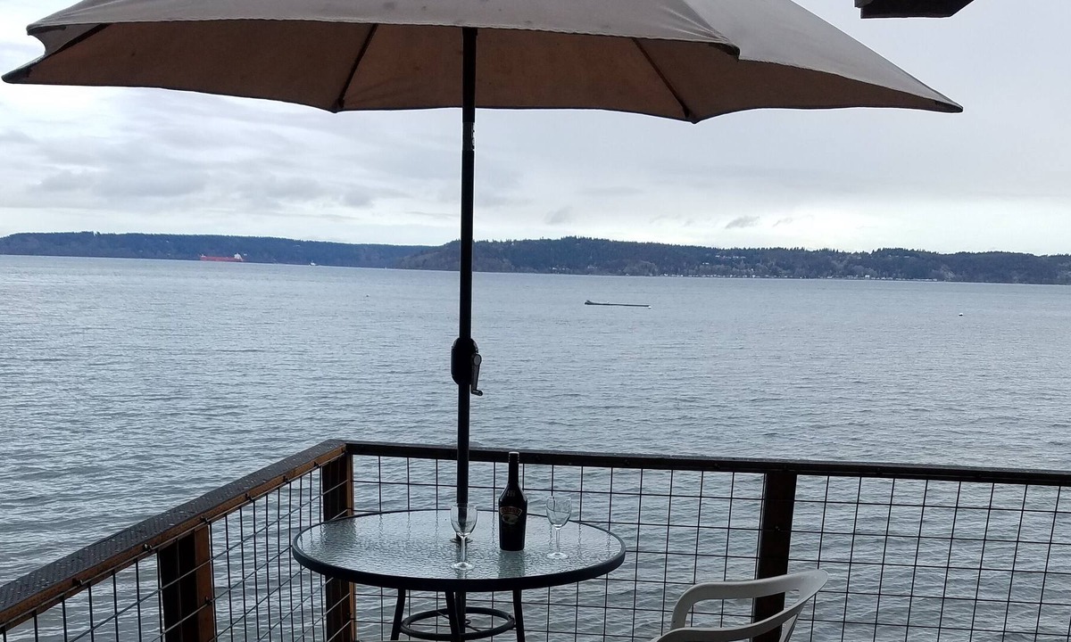 Federal Way Cottage | Cute Beach Cottage