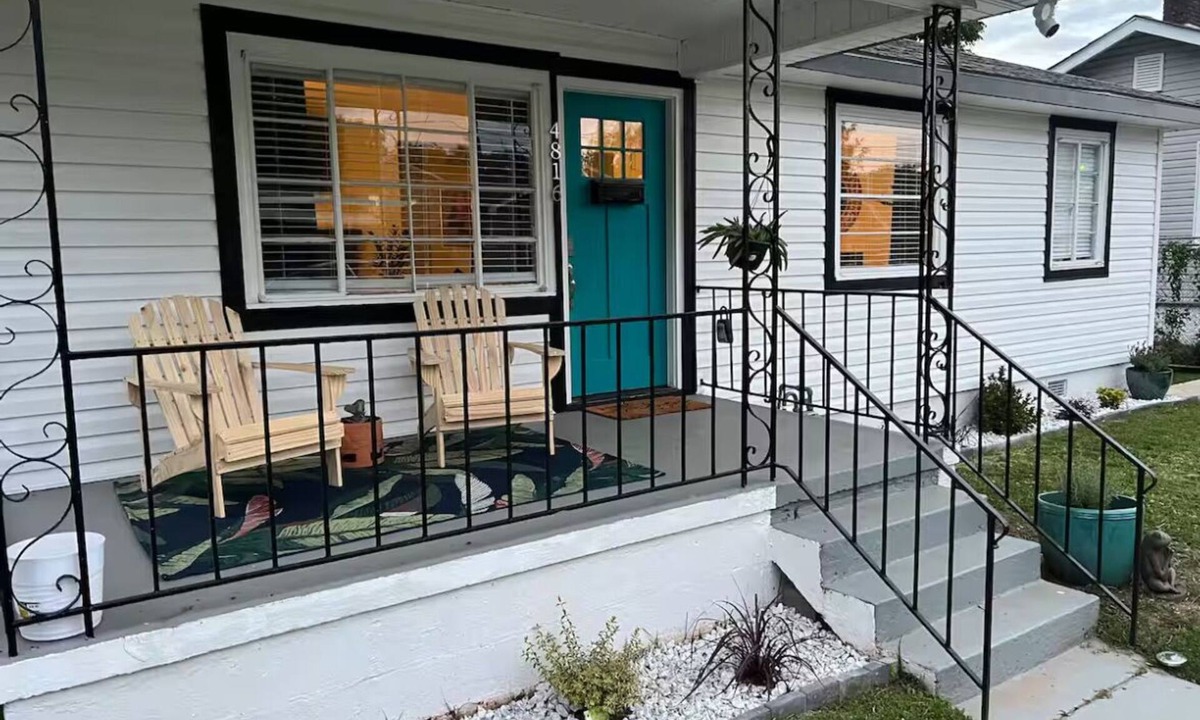 Crestline Heights House | Cute BoHo 3 Bedroom Avondale Cottage