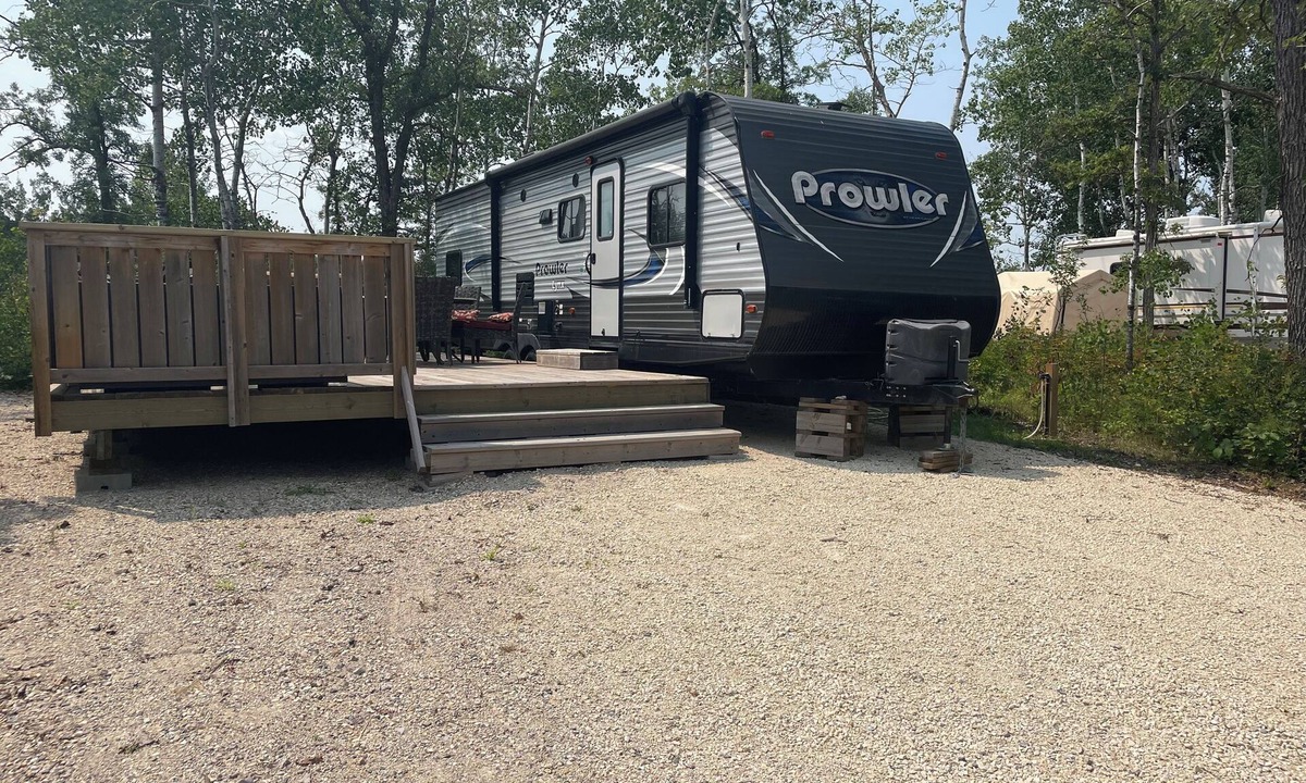 Manitoba House | Cute Camper Trailer at Ridgewood South Golf & Campground