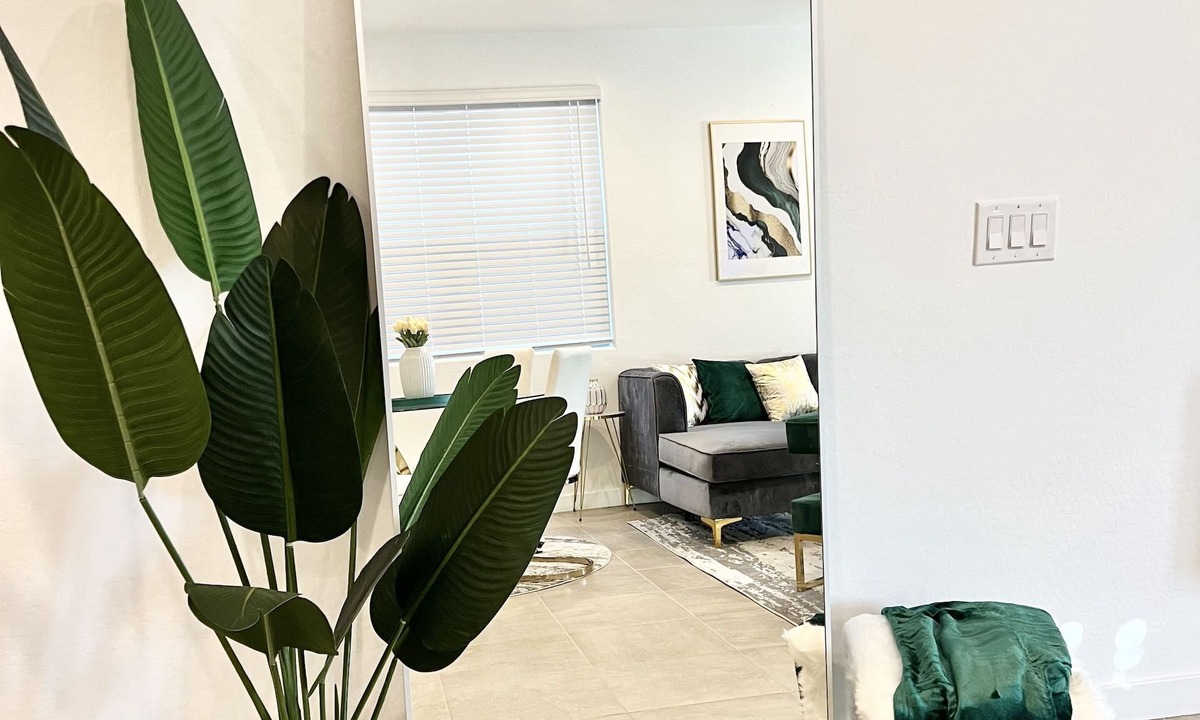 Maryvale House | Cute & Comfy 5 Bedroom Phx Oasis