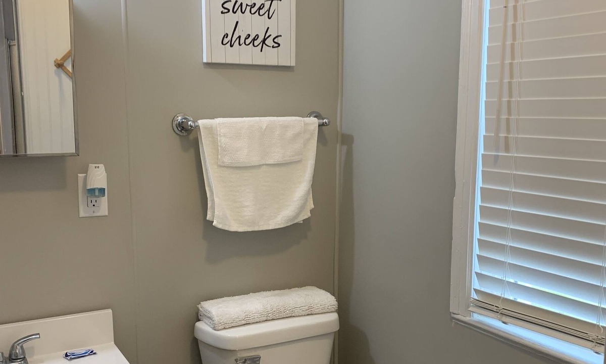 Fort Shawnee Apartment | Cute & Comfy Efficiency Apartment #9