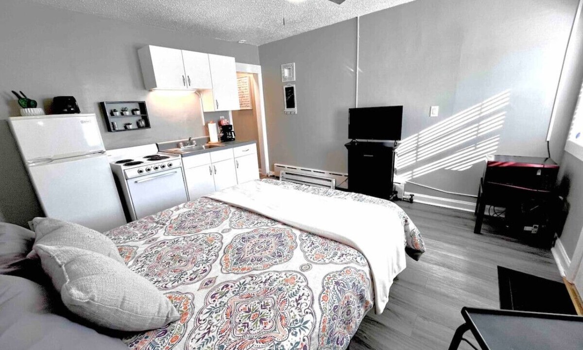 Saint Johns Apartment | Cute & Comfy Efficiency Apartment #9