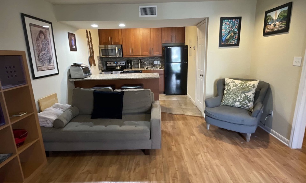 Allandale Condo | Cute & Convenient One Bedroom in North/Central Austin