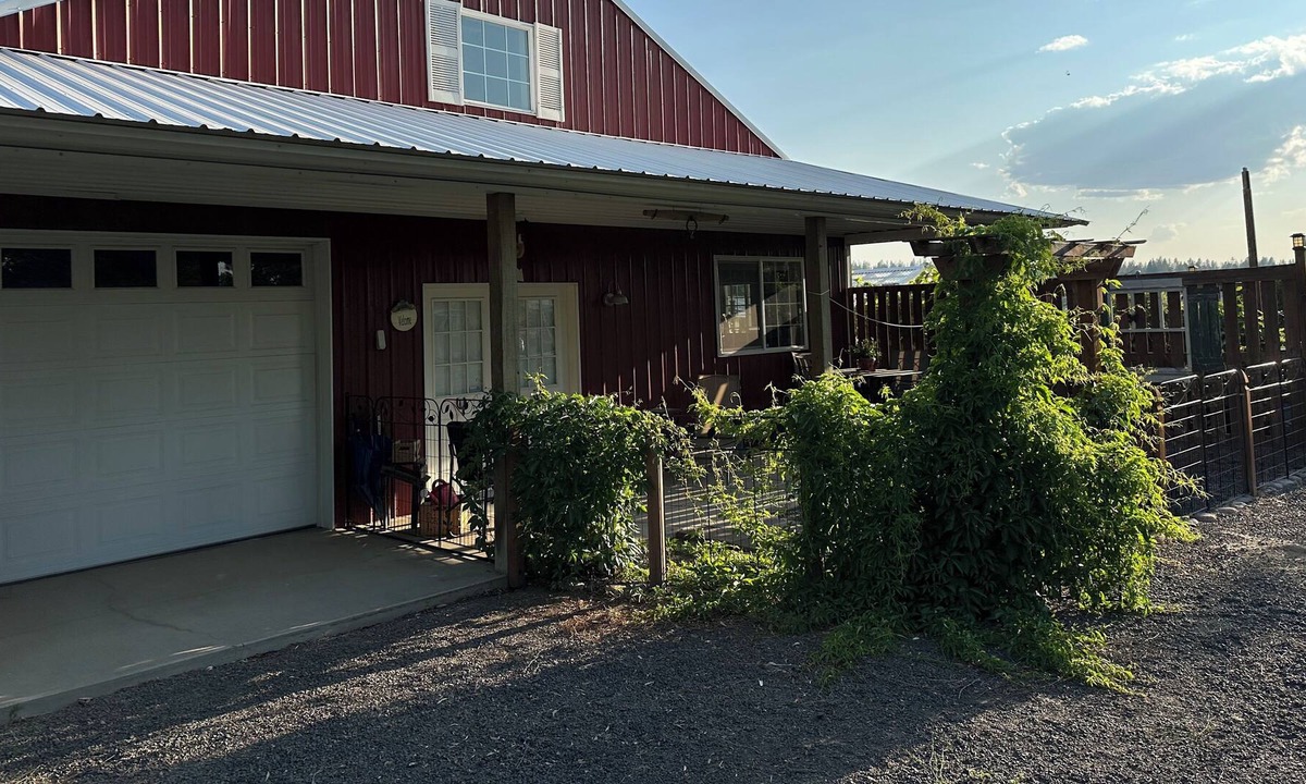 Colbert Cottage | Cute Cottage on a mini Farm