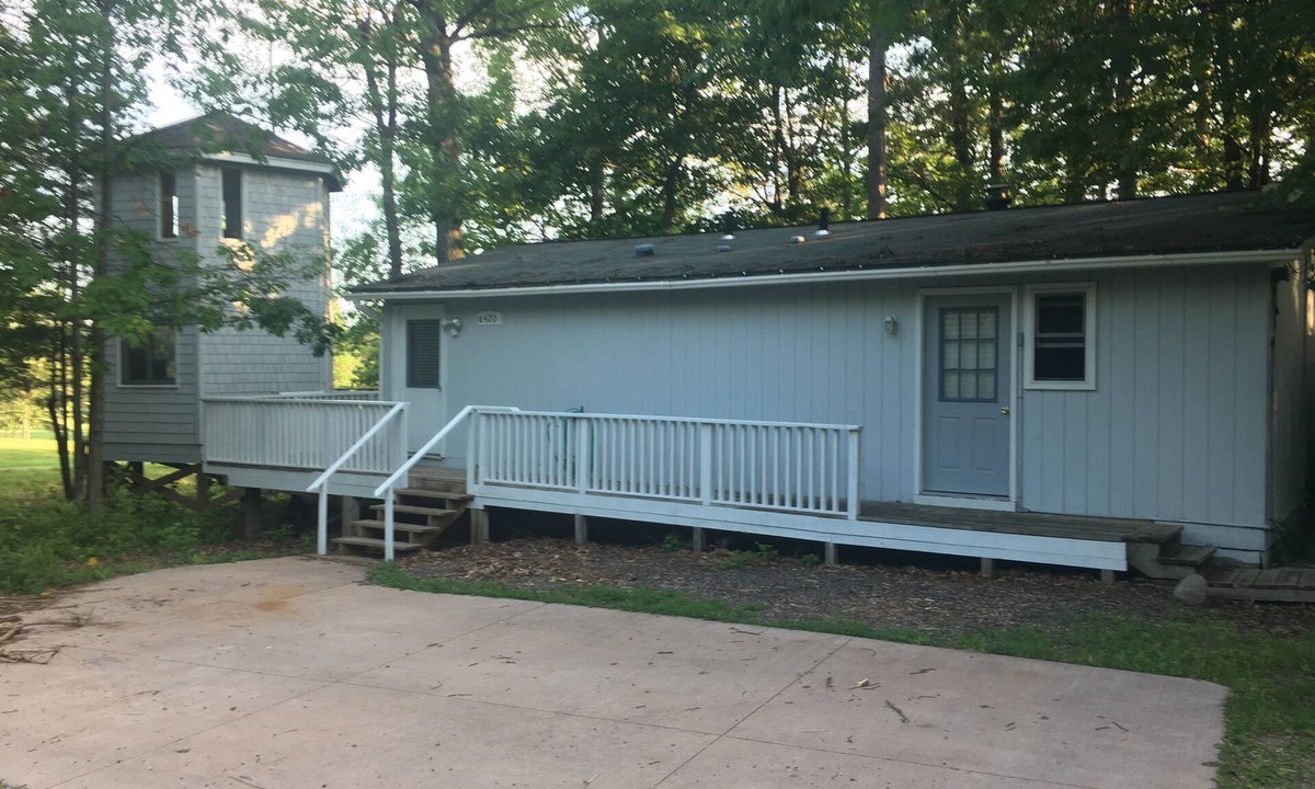 La Pointe House | Cute cottage on the golf course