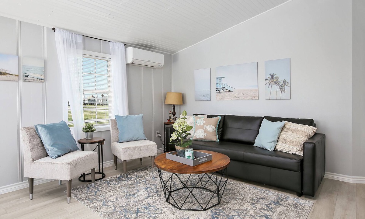 Surfside Beach Cottage | Cute, Cozy and Clean cottage by the Sea!