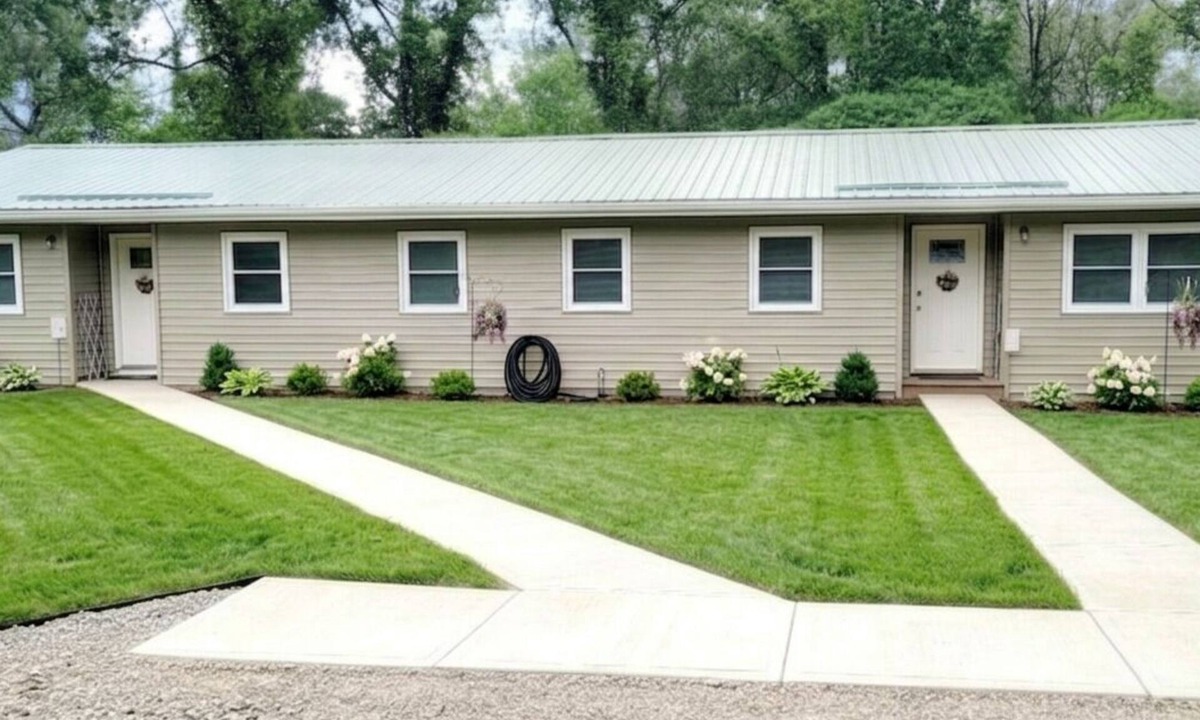 West Eaton House | CUTE & COZY TOO