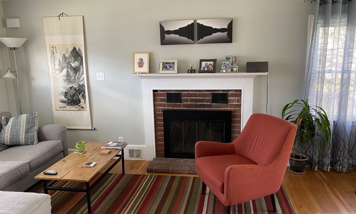 Andover Cottage | Cute downtown cottage - highly desired