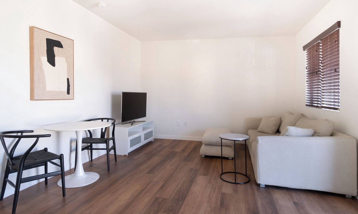 Westlake Apartment | Cute Echo Park Apartment