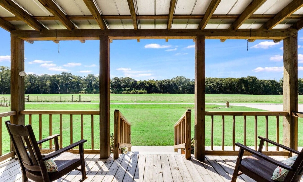 St. Martinville House | Cute house on the prairie