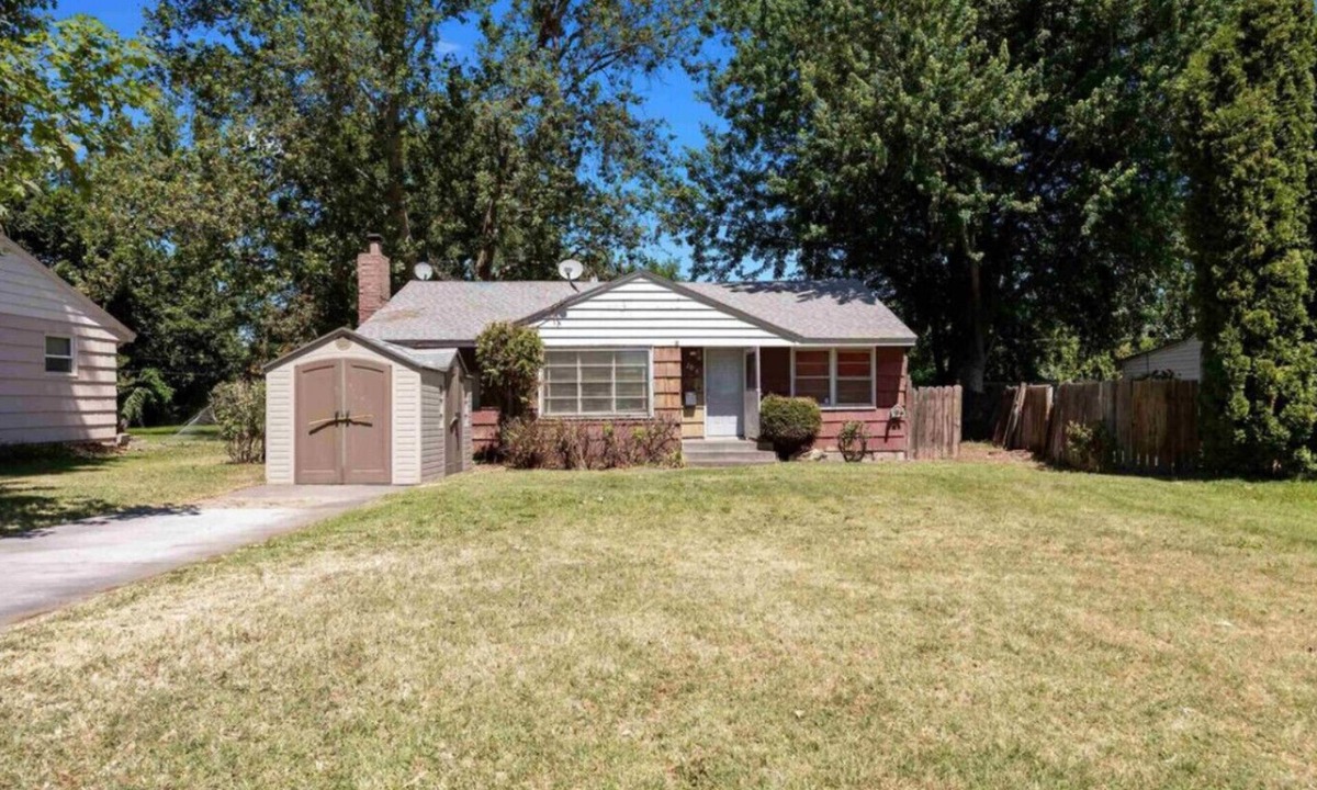 Tri-Cities House | Cute Humble Adobe in Kennewick