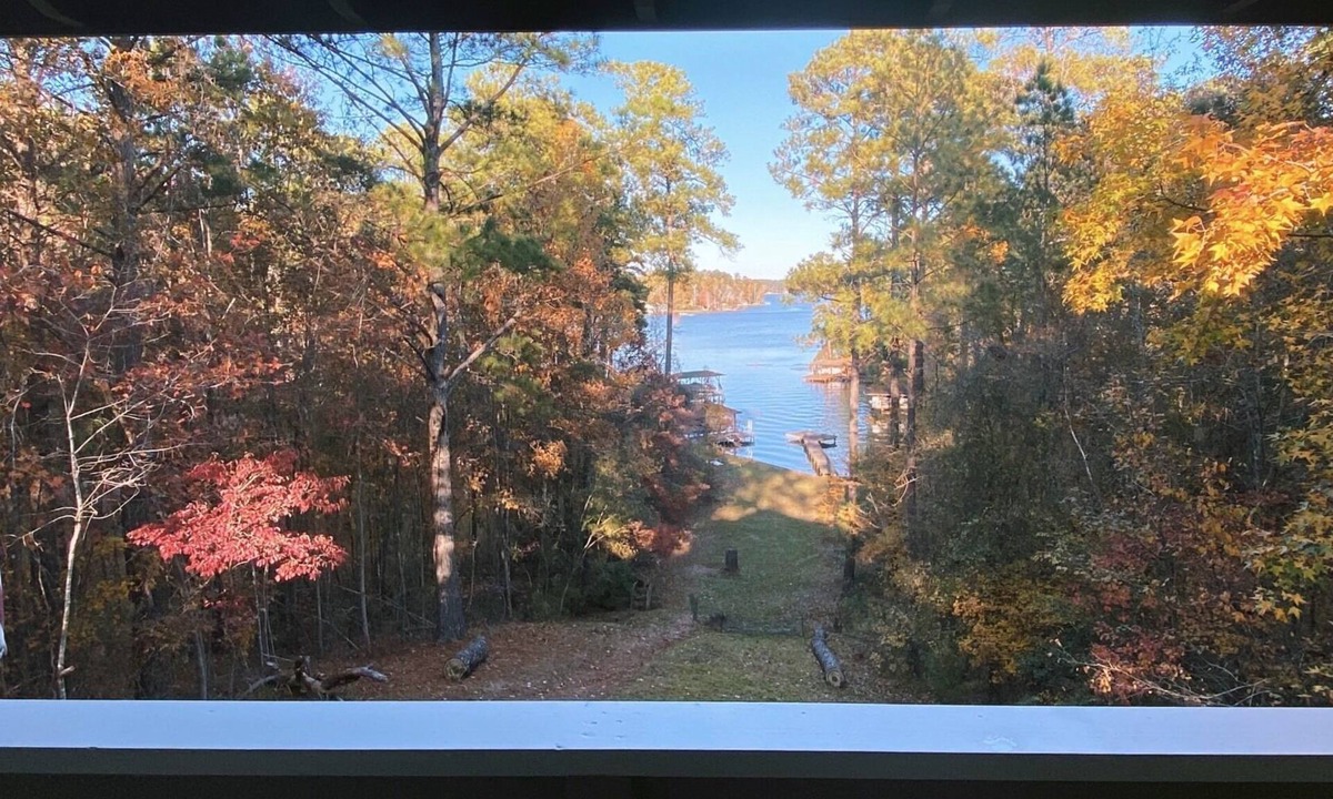 Eatonton Cottage | Cute Lake Front Cottage