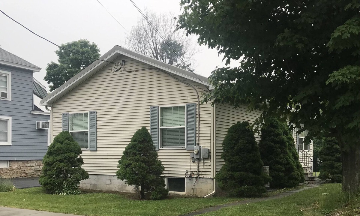 Alexandria Bay House | Cute little 3 bedroom house close to Downtown Alex Bay