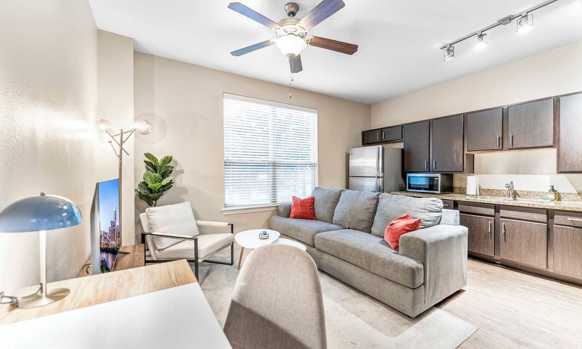 South Congress Apartment | Cute SoCo 1BR King Suite w/GymPickleballLaundry