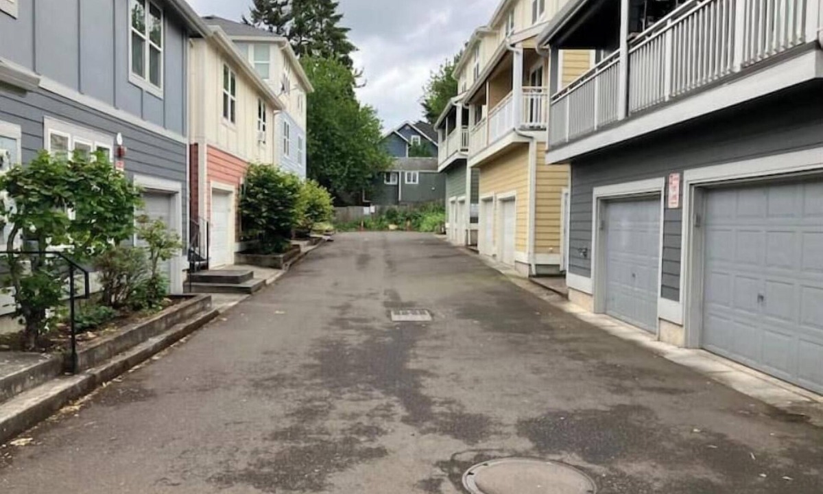 Hazelwood Apartment | Cute Studio Apartment SE Portland