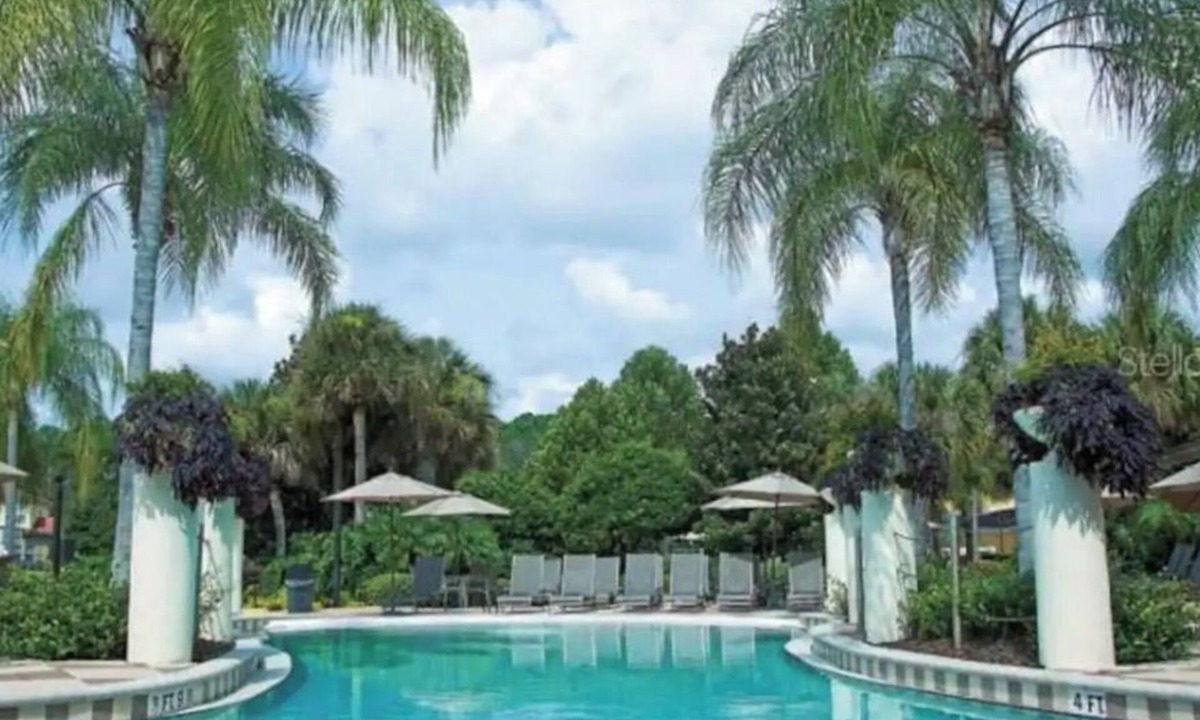 Sunset Lakes House | Cute townhome in Encantada Resort near Disney!.