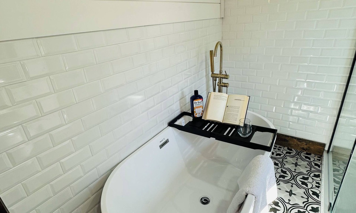 Battle Ground House | Cute weekend retreat.