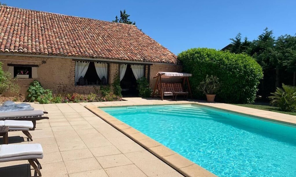 Savigny-Levescault House | Cutest Country House only 1h45 from CDG Airport by train!