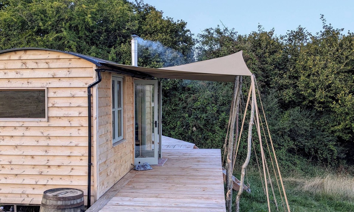 Monmouth Cabin | Cwtch Bryn | Off-grid Escape | Wilder Nature