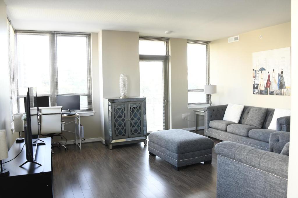 Aurora Highlands Apartment | CW@Home