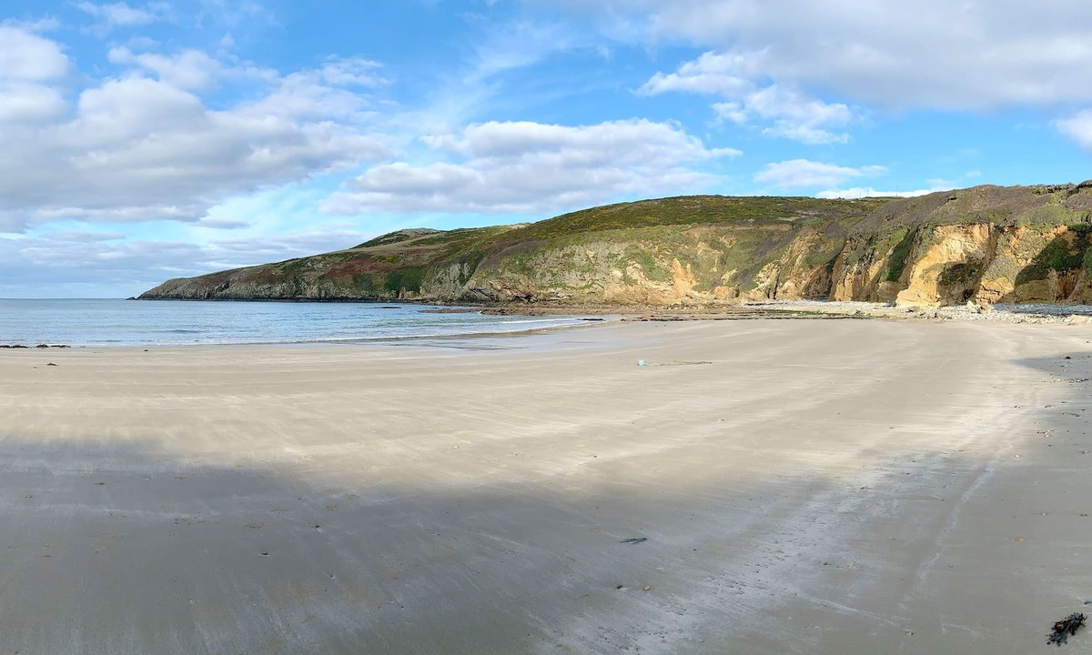 Llanfachraeth Cottage | Cwch Gwenyn