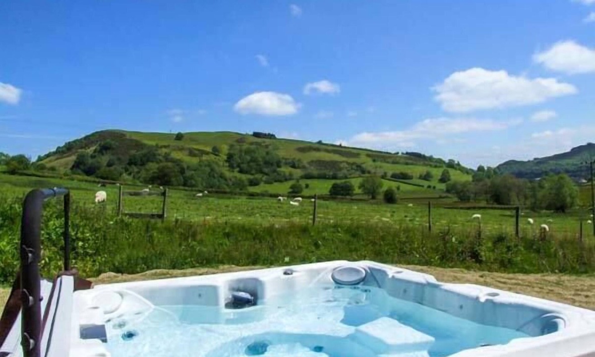 Knighton Cottage | Cwmgilla Farm