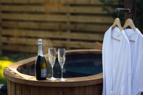 Newchapel Ski Chalet | Cwtch Ffynnone Luxury Shepherds Hut