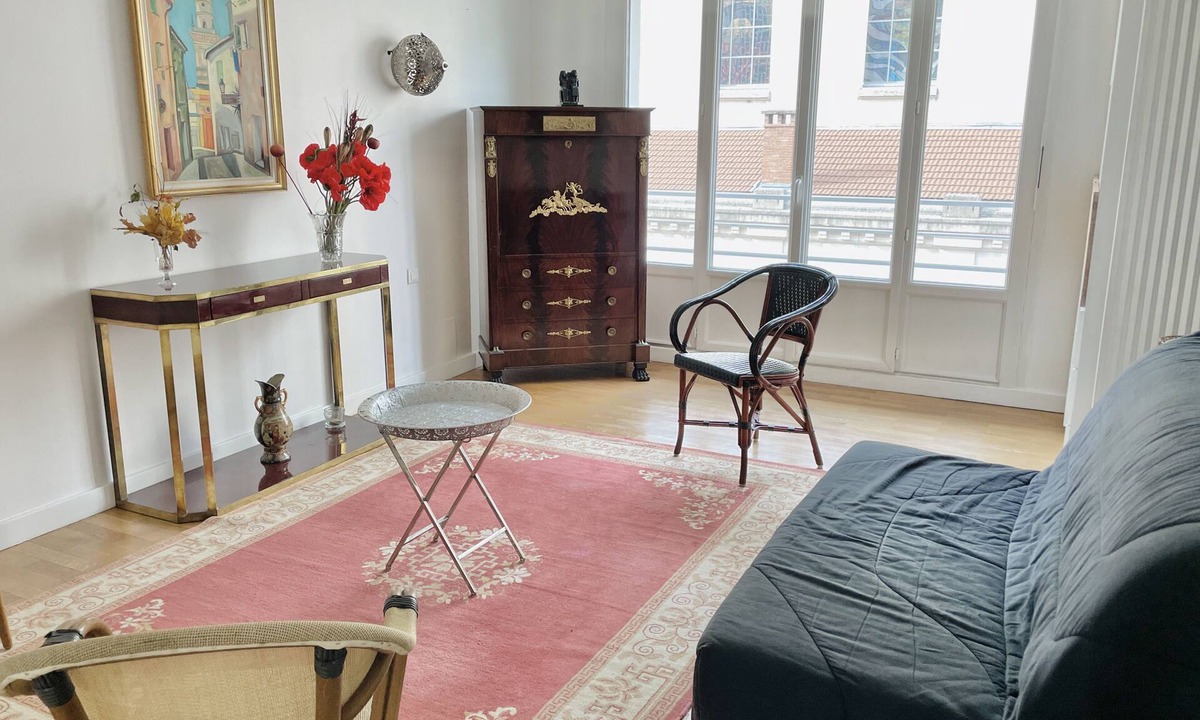 Secteur 1 Apartment | #CX |Chez Faffa 𓅂| Spacious T5 | Train station |