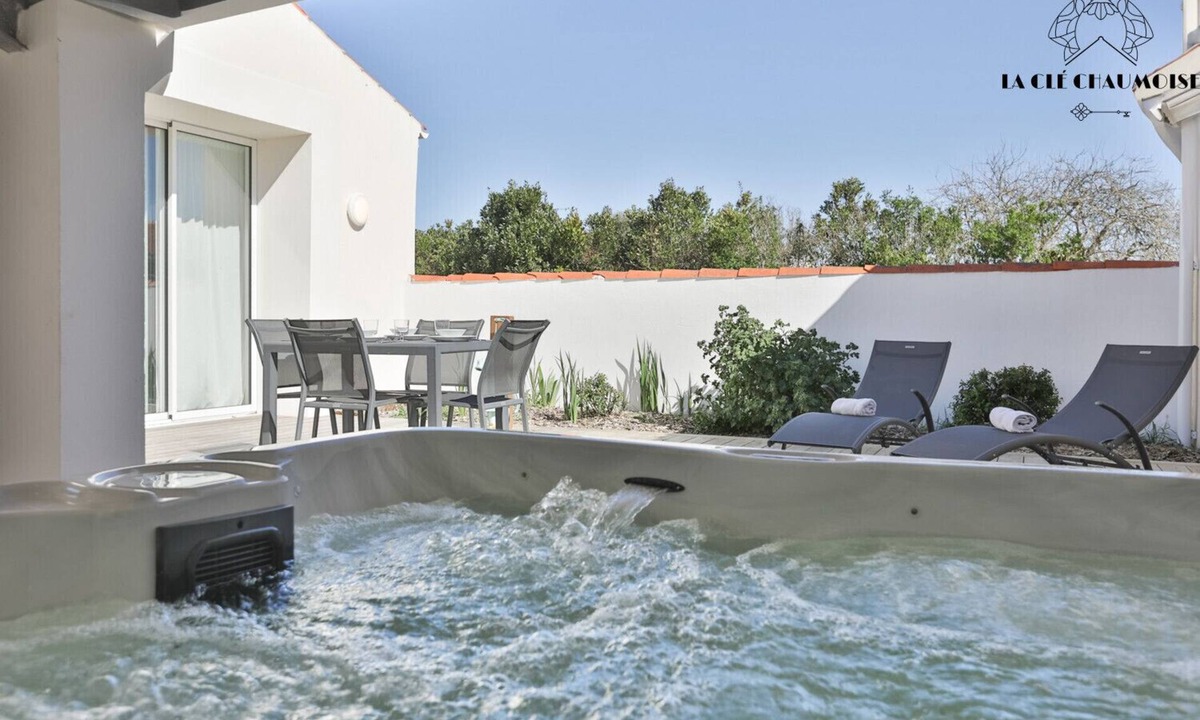 Olonne-sur-Mer Ski Chalet | Cygne - Jolie maison marais d'Olonne I JACUZZI