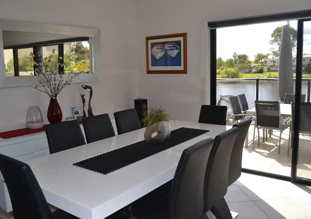 Mulwala House | Cypress Drive Townhouse