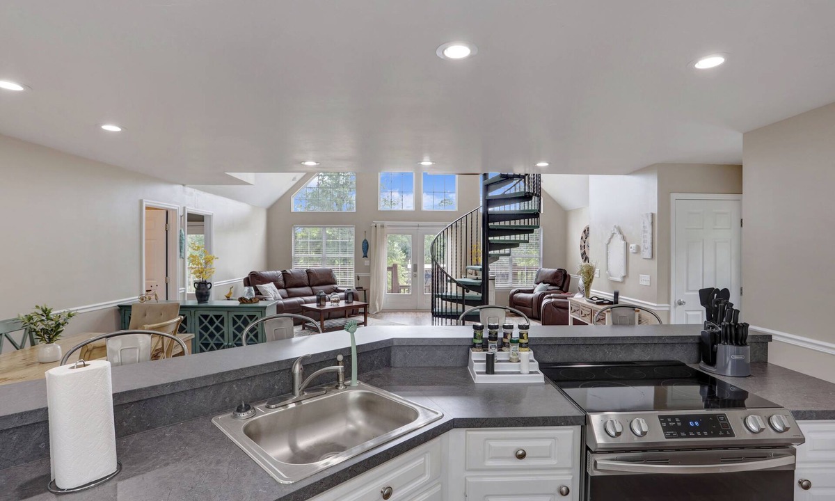 Branford House | Cypress Landing: Riverfront w/Private Dock and Beach