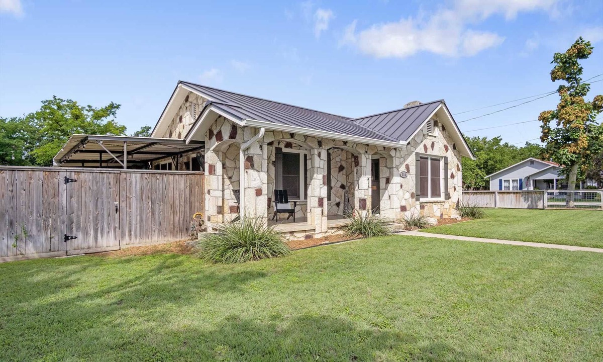 Bandera House | Cypress Star on the Medina River