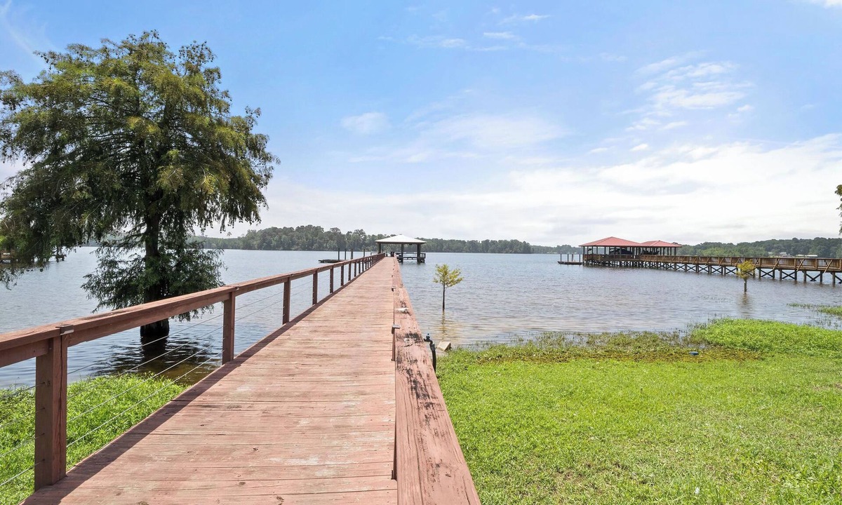 Negreet House | Déjà Blue plus Guest House, Wi-fi, Pier, Stunning Views, Cozy Neighborhood