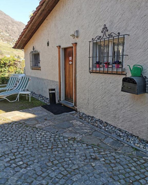 Tenero-Contra House | Dépendance mit pergola