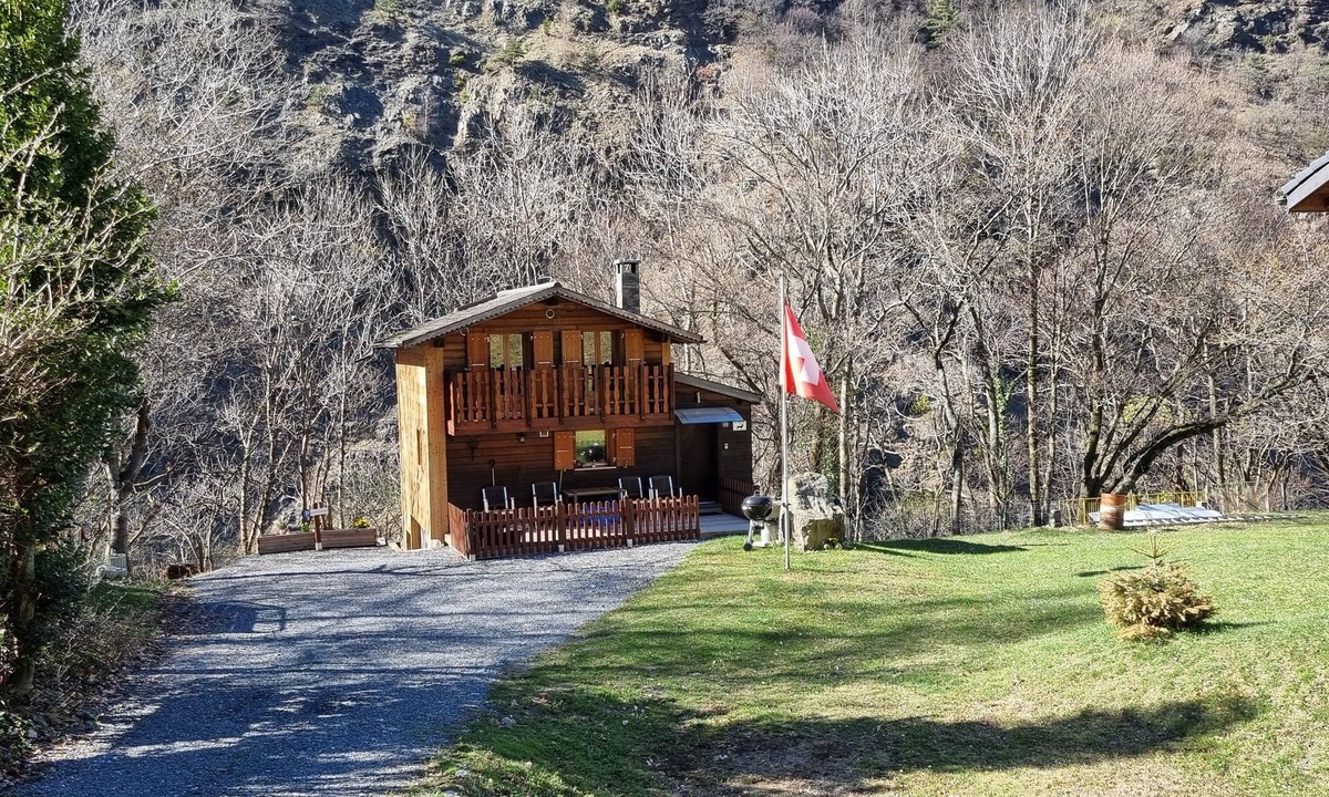 Les Plans-sur-Bex Ski Chalet | Détendez-vous Dans ce Chalet Unique et Tranquille à la Montagne .calme Assuré