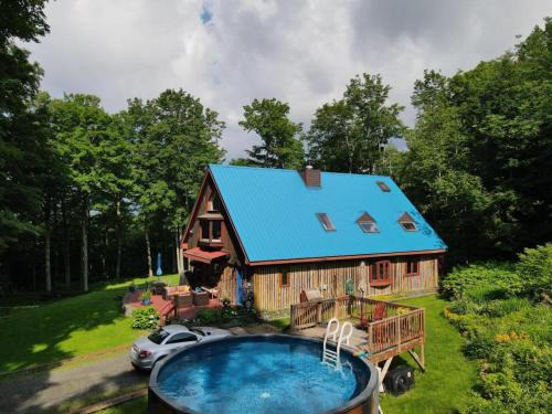 Mansonville Ski Chalet | Détente au coeur de la forêt