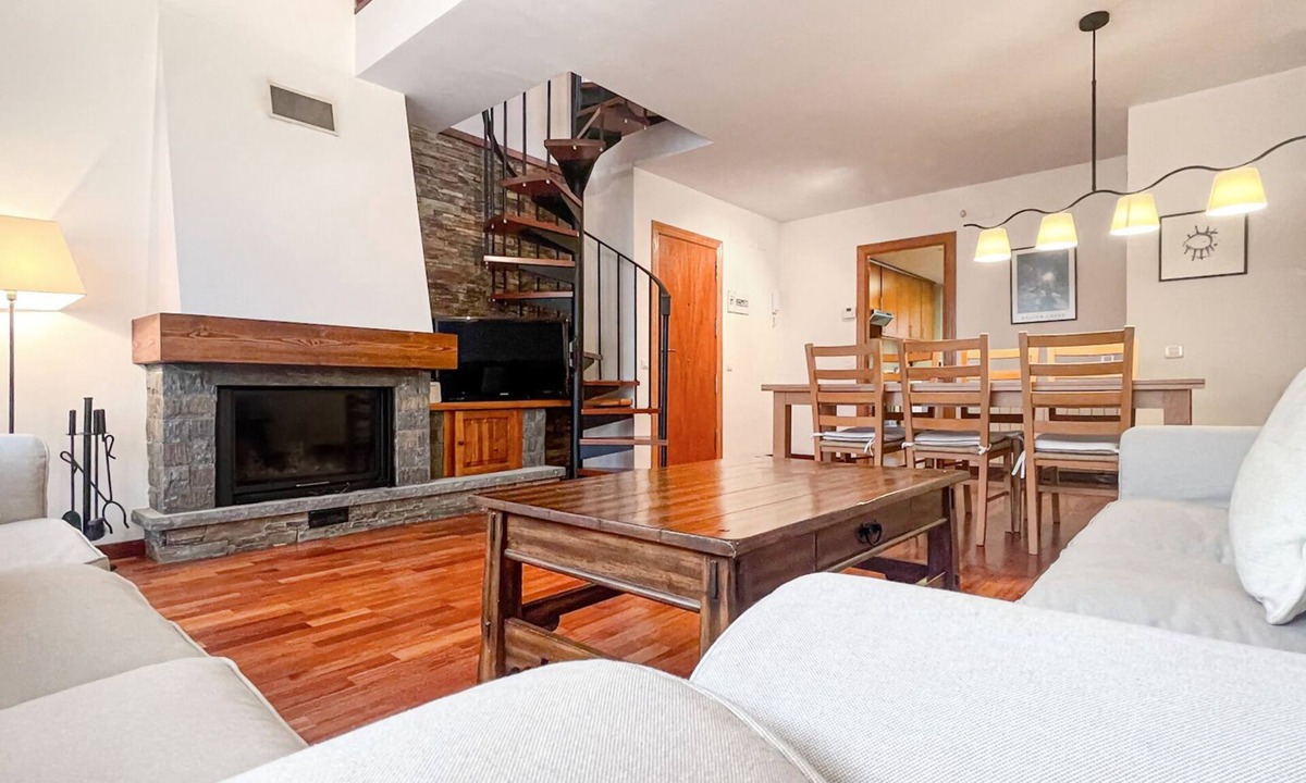Puigcerda Apartment | Dúplex con Encanto en Puigcerdà: ¡Un Lugar Único!