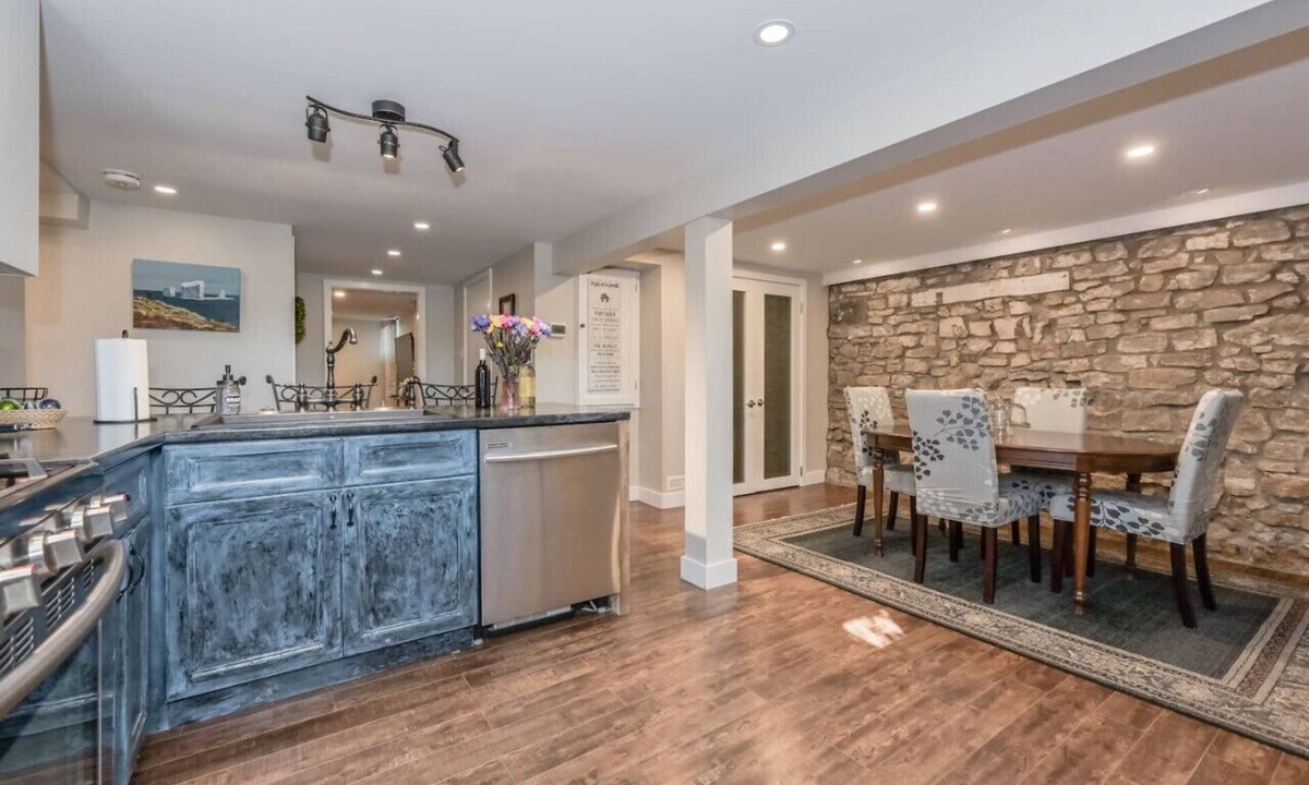 Elora Apartment | (D) Elora Lower Banks Suite