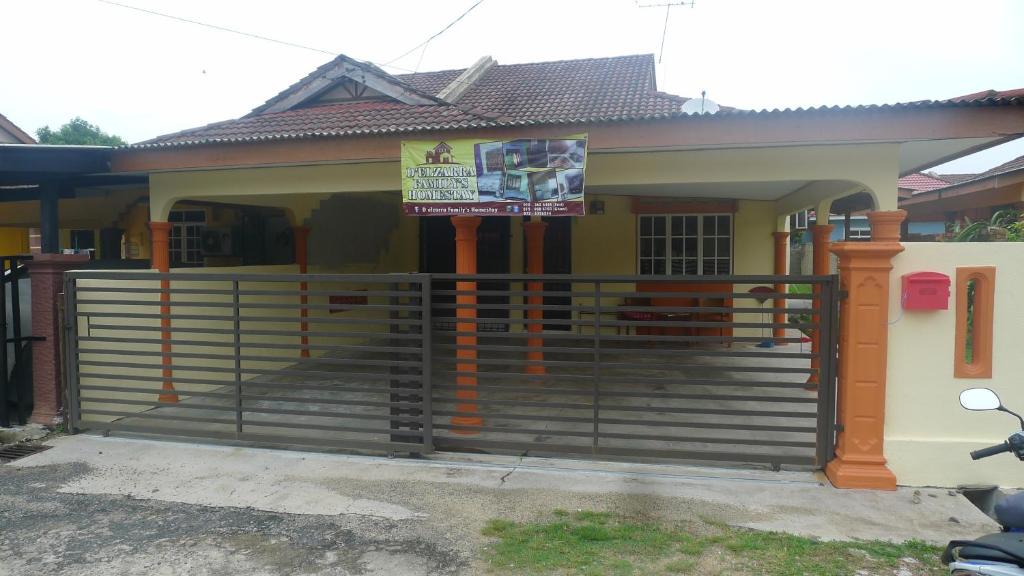 Kampung Sura House | D'elzarra Home