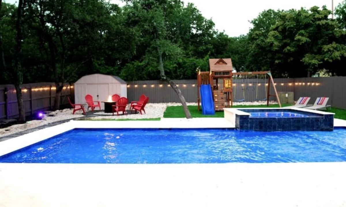 Northwest Crossing House | D'Oasis "Pool Paradise" Hot tub, Sleeps19 Pet friendly, Come Celebrate BOOK IT!