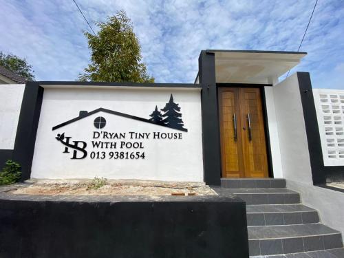 Kampung Beruna House | D'Ryan Tiny House with Private Pool