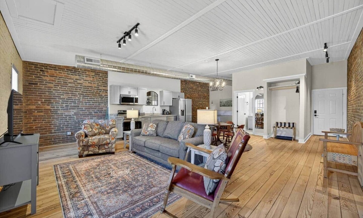 Fayetteville Apartment | D-town w/Balcony. Walk to Shops & Eats.