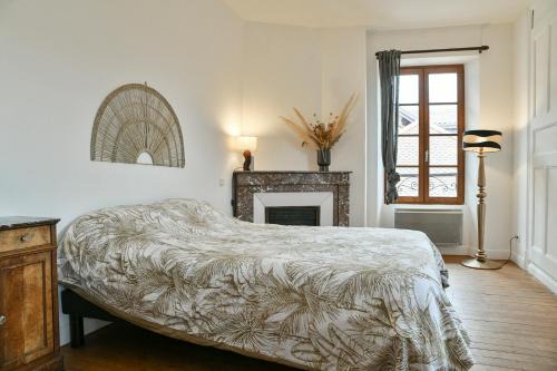 Le Pont-de-Beauvoisin Apartment | D'un Pont à l'autre, Pros et familles Walibi